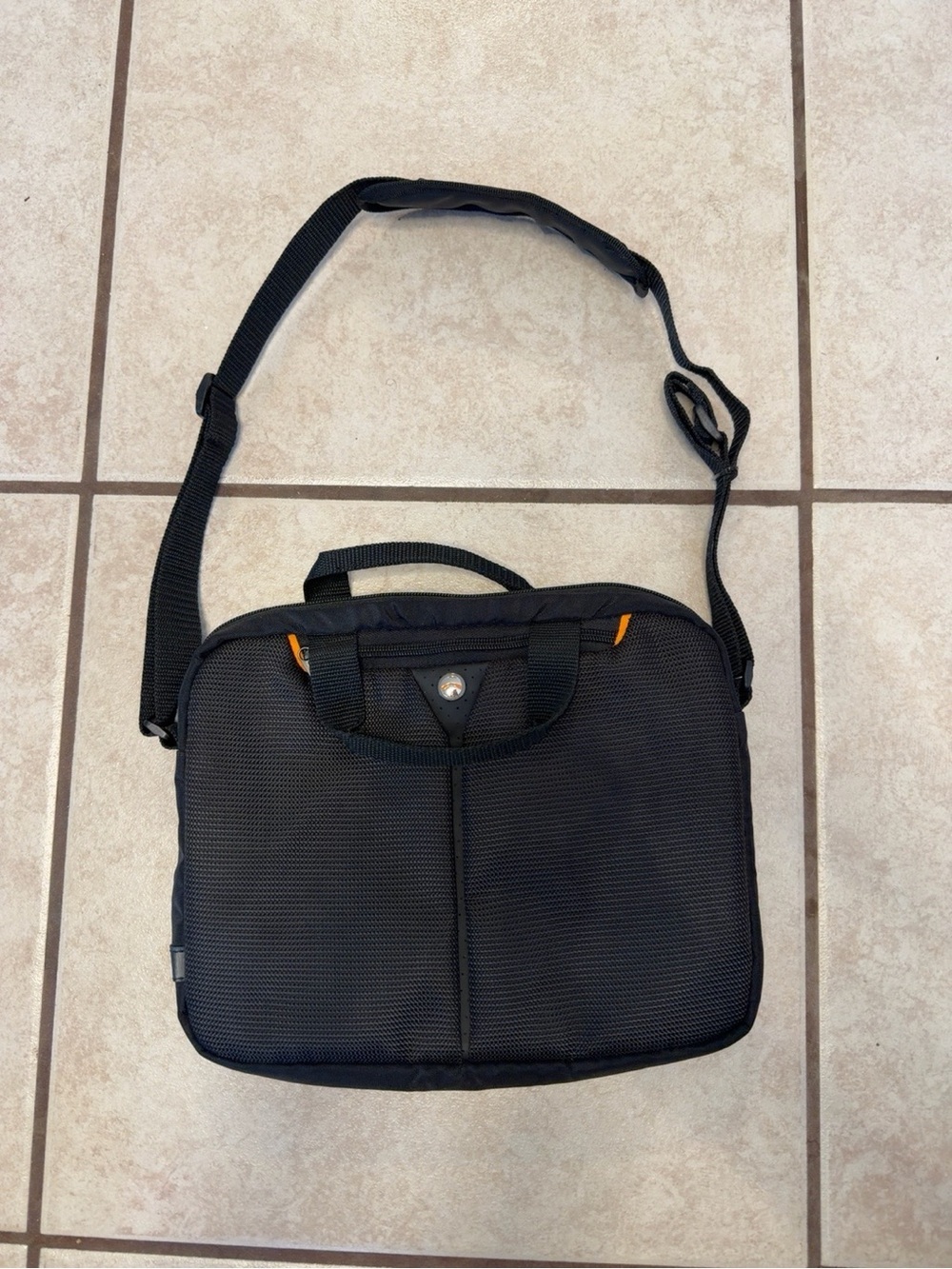 Alliant Black Padded Laptop Briefcase Messenger Bag Adjustable Strap